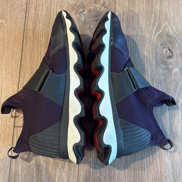 SOREL KINETIC SNEAKER IN DARK PLUM NEARLY NEW SIZE 8 - Picture 10 of 11